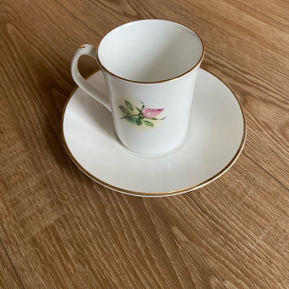 Vintage Elizabethan Fine Bone China Mug & Saucer Staffordshire Hand Decorated - Picture 2 of 5